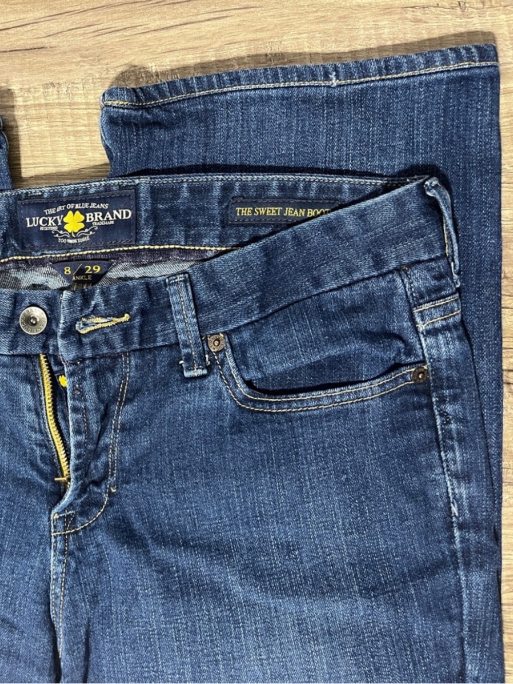 Lucky Brand Women's Mid-Dark Blue Boot Cut Jeans